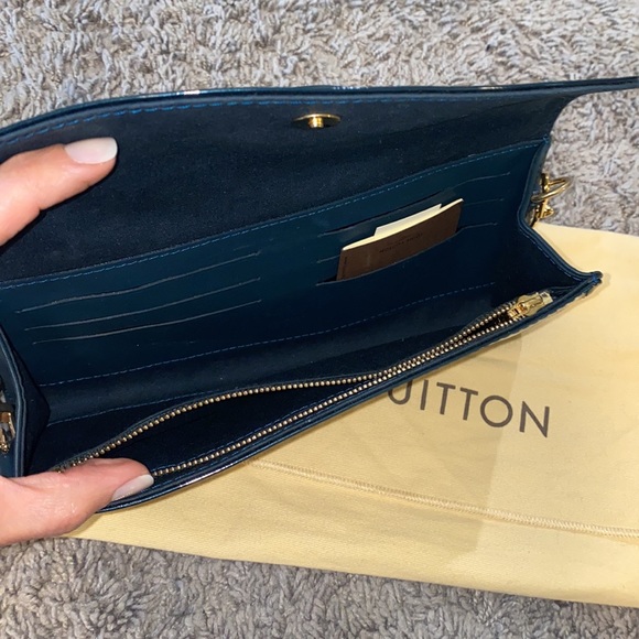 Louis Vuitton deep blue patent vernis clutch - Picture 5 of 5